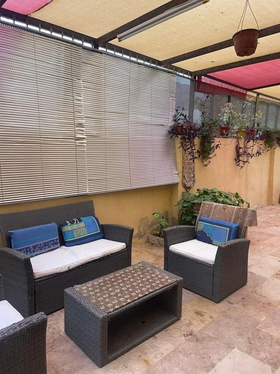 Famous House Apartment Ирбид Екстериор снимка